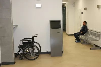 Городская стоматологическая поликлиника на улице 60 лет Октября