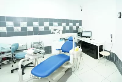 Семейная стоматология на улице Серова