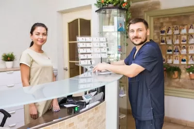 Семейная стоматология на улице Серова