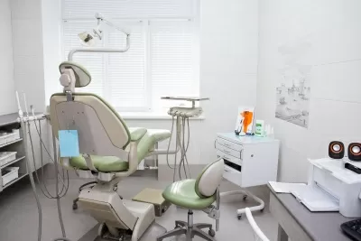 Семейная стоматология на улице Серова