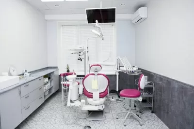 Семейная стоматология на улице Серова