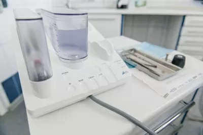 Делюкс Дент