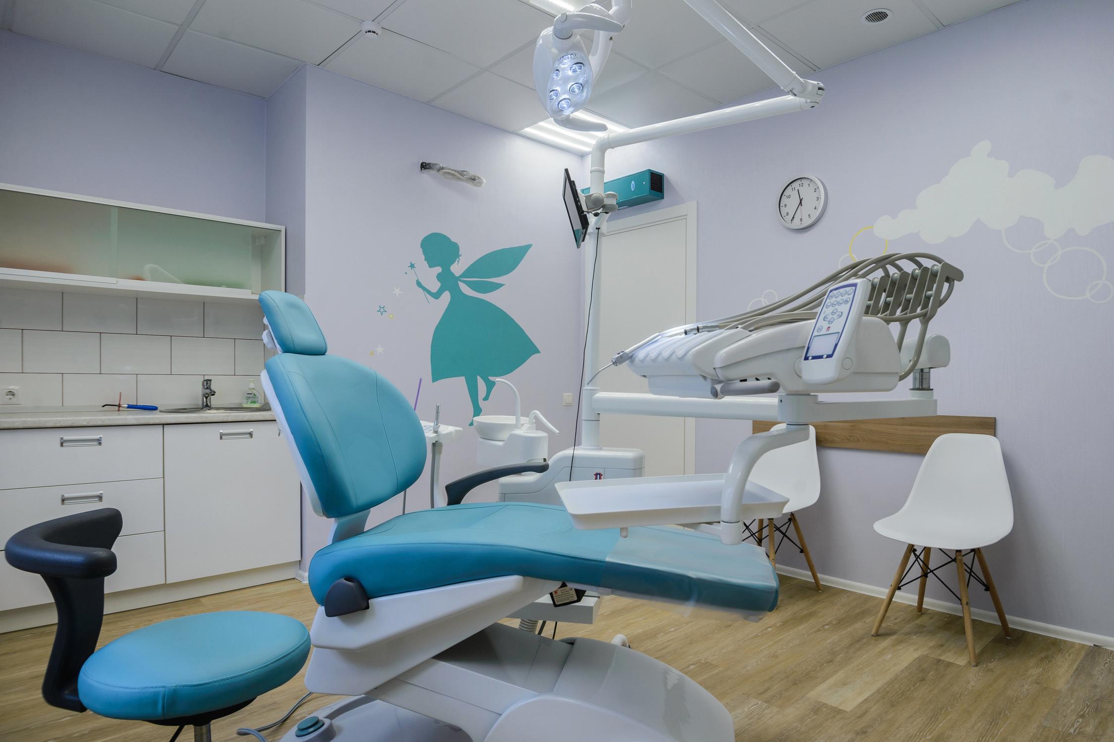 Зубная клиника. Зубная Фея стоматология. Зубная клиника Саксония. Детский стоматолог зубная Фея. Стоматологическая поликлиника загородный
