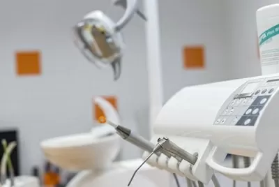 Клиника стоматологической имплантации Practica