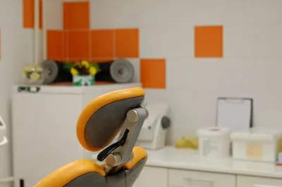 Клиника стоматологической имплантации Practica