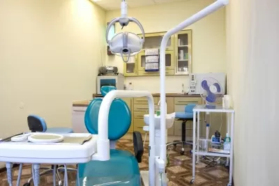 Стоматологический центр Дентур