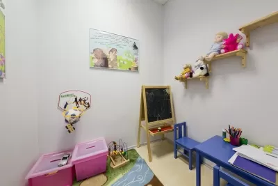 Стоматология Все свои!