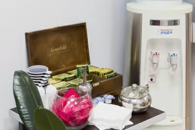 Стоматология Все свои!