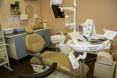 Медицинский стоматологический центр Стоматология 1989