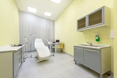 Клиника стоматологии и косметологии Улыбайся