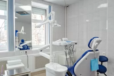 Центр семейной стоматологии на улице Бадаева, 1 к 1