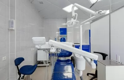 Центр семейной стоматологии на улице Бадаева, 1 к 1