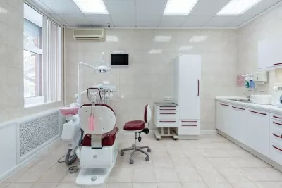 Центр семейной стоматологии на улице Бадаева, 1 к 1