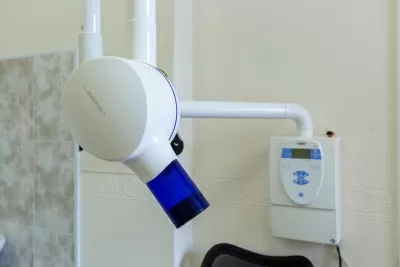 Центр семейной стоматологии на улице Бадаева, 1 к 1