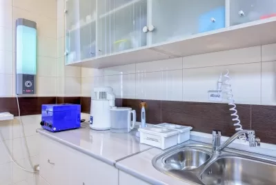 Клиника стоматологии и имплантации Ювелирная работа