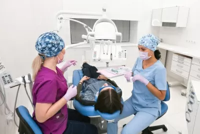 Доктор Стом