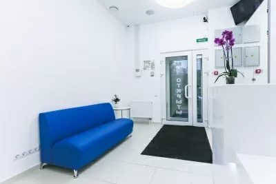 Доктор Стом