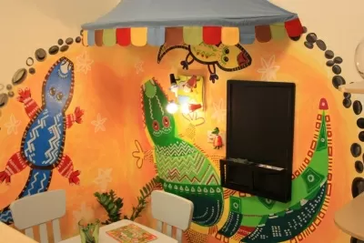 Веселый крокодил