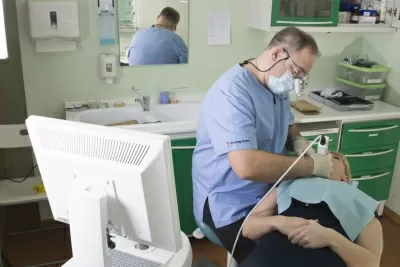 Доктор Дент