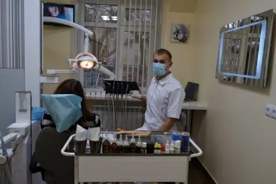 Стоматолог