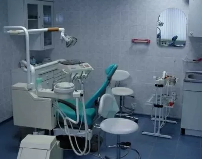 Стоматолог