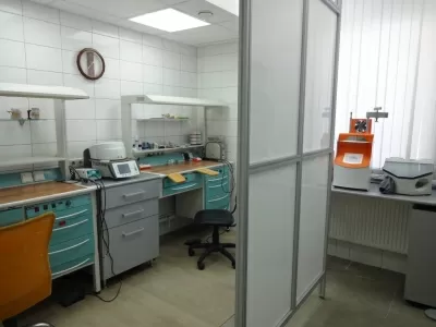 Доктор Стом