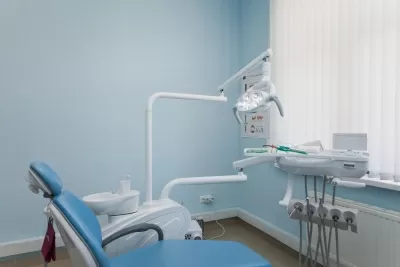 Стоматологическая клиника 32+