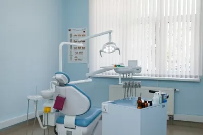 Стоматологическая клиника 32+