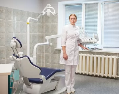 Доктор здесь на таганрогской. Стоматология на Таганрогской в Ростове на Дону. Профессионал стоматология Энгельс. Стоматология на Военведе. Пломбир стоматология Ростов-на-Дону.