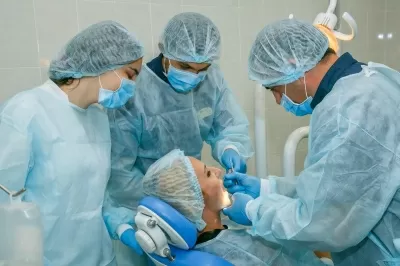 Доктор Дент