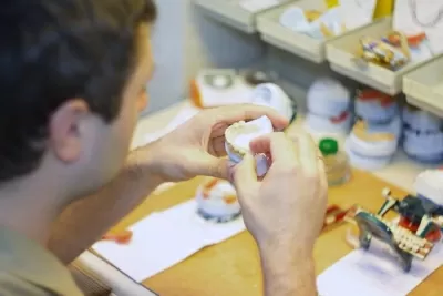 АКАДЕМИ Дент