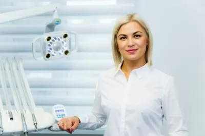 Доктор Стом