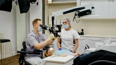 Доктор Дент