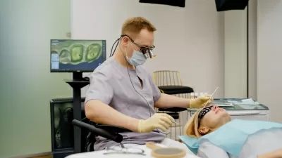 Доктор Дент