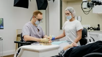 Доктор Дент