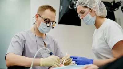 Доктор Дент