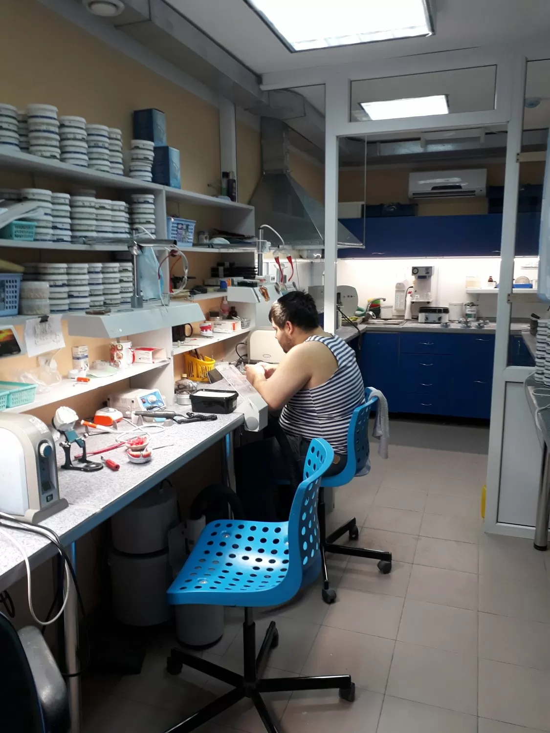 Зубной Техник