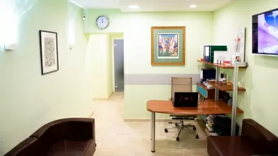 Центр Дентальной Имплантации на улице Правды