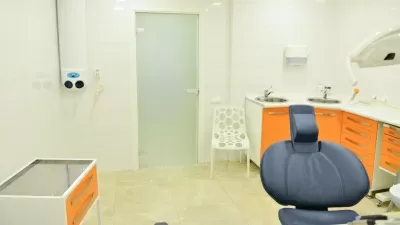 Центр Дентальной Имплантации на улице Правды