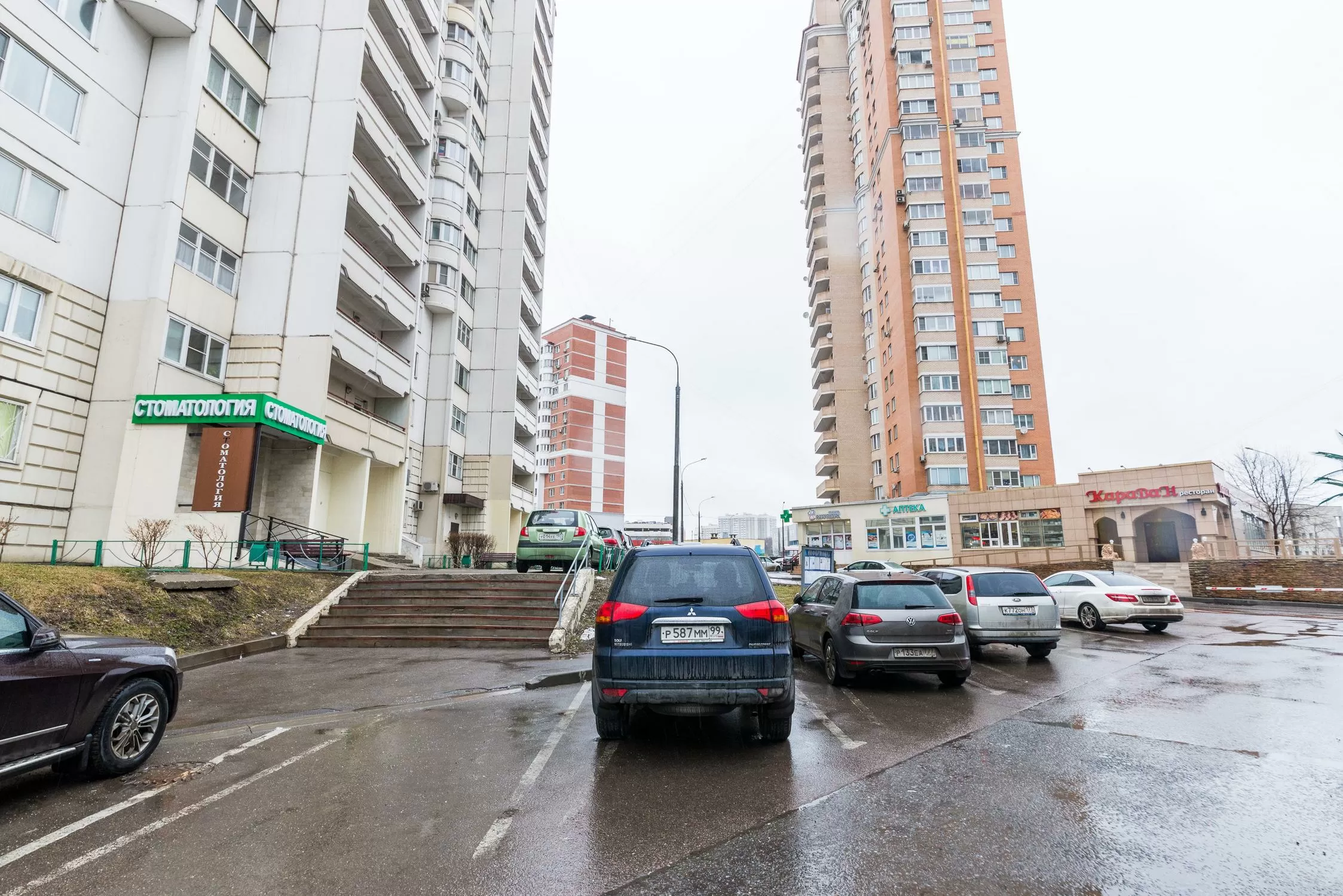 Стоматологии в Лианозово районе Москвы 🔎 16 клиник с отзывами