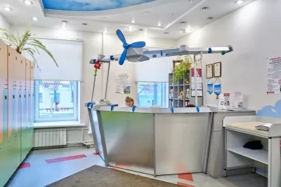 Клиника СМТ (Поликлинический комплекс)