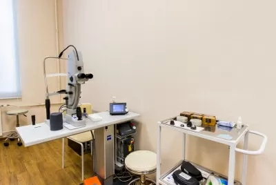 Клиника СМТ (Поликлинический комплекс)