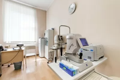 Клиника СМТ (Поликлинический комплекс)