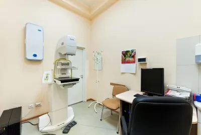 Клиника СМТ (Поликлинический комплекс)