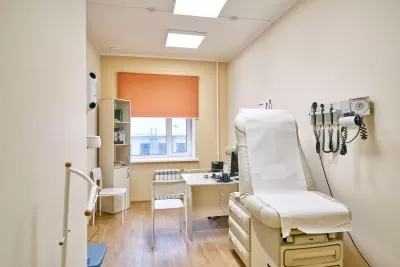 Клиника СМТ (Поликлинический комплекс)