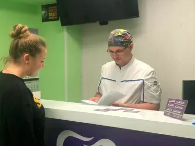 Доктор Стом