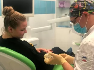 Доктор Стом