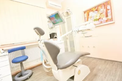 Доктор Дент-люкс