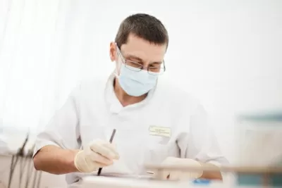 Доктор Дент-люкс