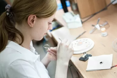 Доктор Дент-люкс